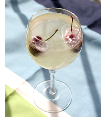 lemonade with cherries
